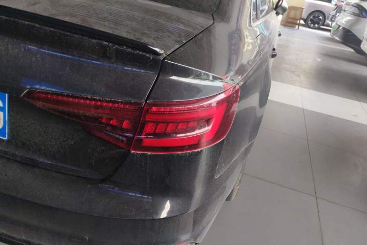 Used Audi A4L 2018 30th Anniversary Edition 40 TFSI Fashion Model
