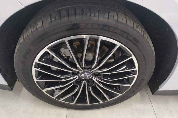 Used BYD Han 2024 EV Glory Edition 506KM Front-Wheel-Drive Premium Model