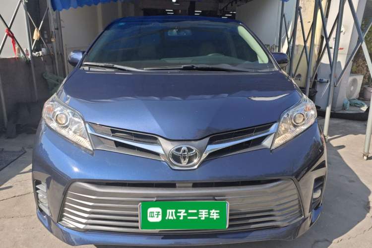 Used Toyota Sienna 2019 3.5L Two-Wheel Drive XLE 7 Seats U.S. Specification
