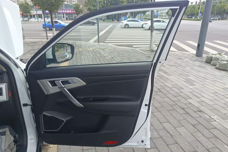 Used Geely Auto Emgrand X7 Sport 2018 1.8TD Automatic Two-Wheel Drive Smart Connect 4G Internet Edition