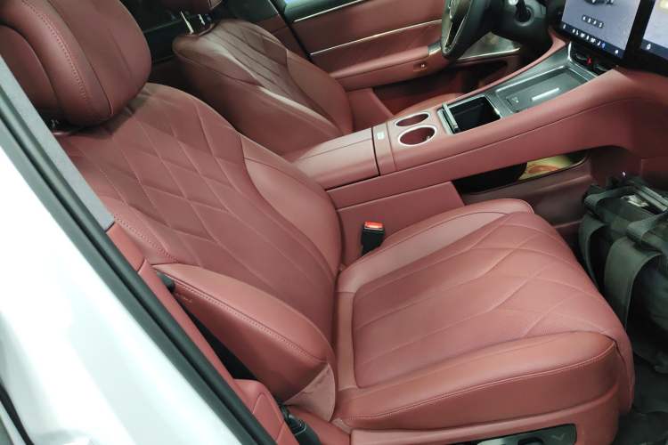 Used Hima AITO M8 2025 Extended-Range Ultra Version 53.4 kWh 6-Seater Edition