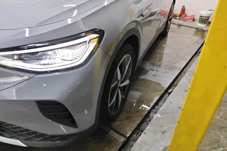 Used Volkswagen ID.4 CROZZ 2021 Long-Range PRO Two-Wheel Drive Version
