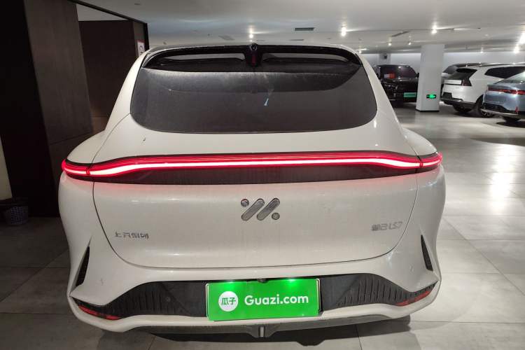 Used  LS7 2023 100kWh Lux Rear-Drive Version
