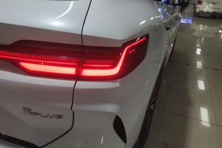 Used BYD Song PLUS New Energy 2024 HONOR Edition DM-i 110km Flagship Model
