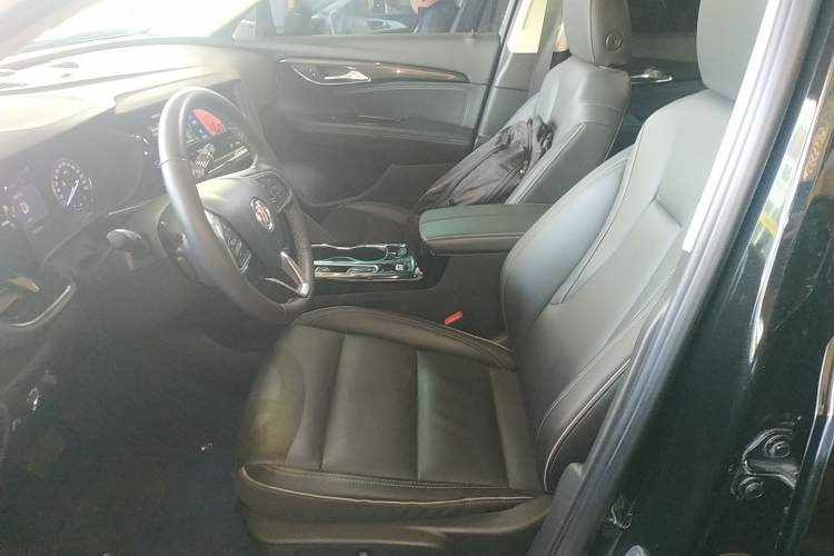 Used Buick Envision 2022 Facelift Encore S 652T Two-Wheel-Drive Luxury Model
