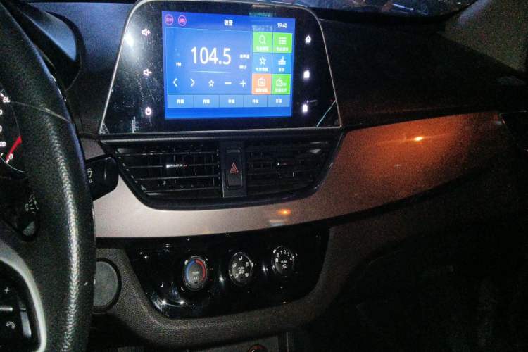 Used Baojun 310W 2017 1.5L Manual Fashion Model China V
