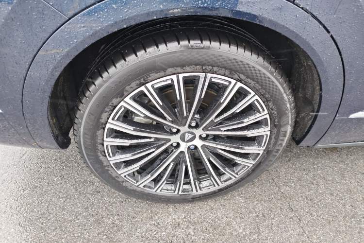 Used  S09 2025 Four-Wheel Drive Ultra+ Custom Edition