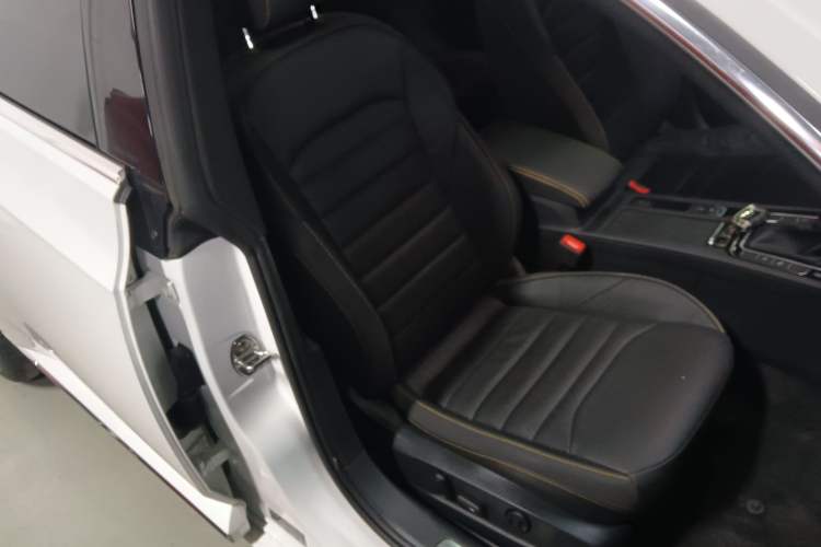 Used Volkswagen FAW-Volkswagen CC 2023 380TSI Striking Edition