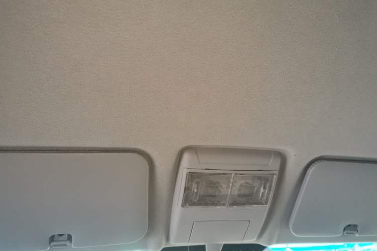 Used Jinbei New Hiace X30L 2023 1.5L Wealth Edition Van 2/5 Seats Non-Air-Conditioned Version SWC15M
