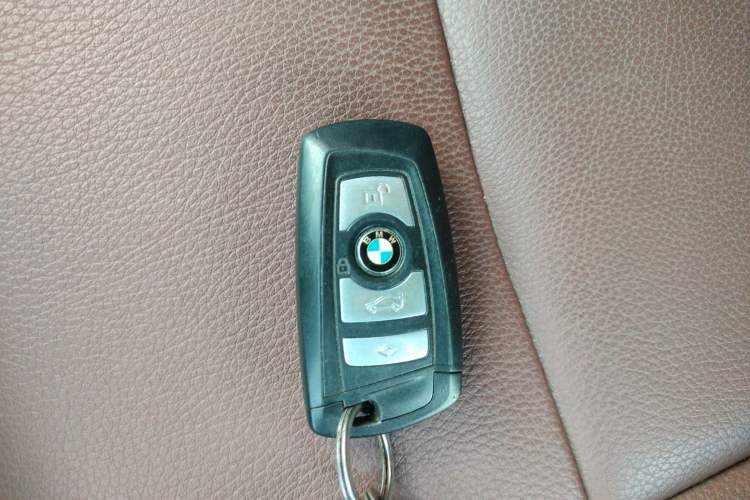 Used BMW 5 Series 2015 520i Elegant Edition
