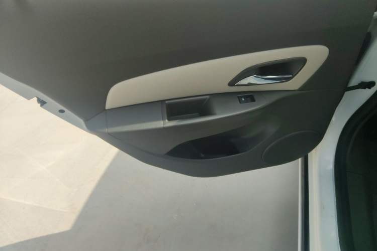 Used Chevrolet Cruze 2015 1.5L Classic SE MT
