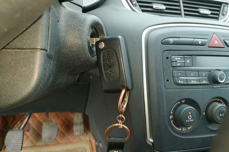 Used Peugeot 308 2014 Enjoy Edition Classic 1.6L Manual YouShang Model
