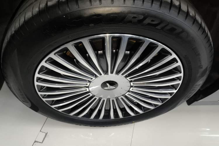 Used VOYAH Dream 2025 PHEV Four-Wheel-Drive Flagship Version – Qiankun Edition
