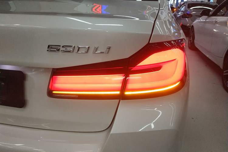 Used BMW 5 Series 2022 530Li Leading Model M Sport Package
