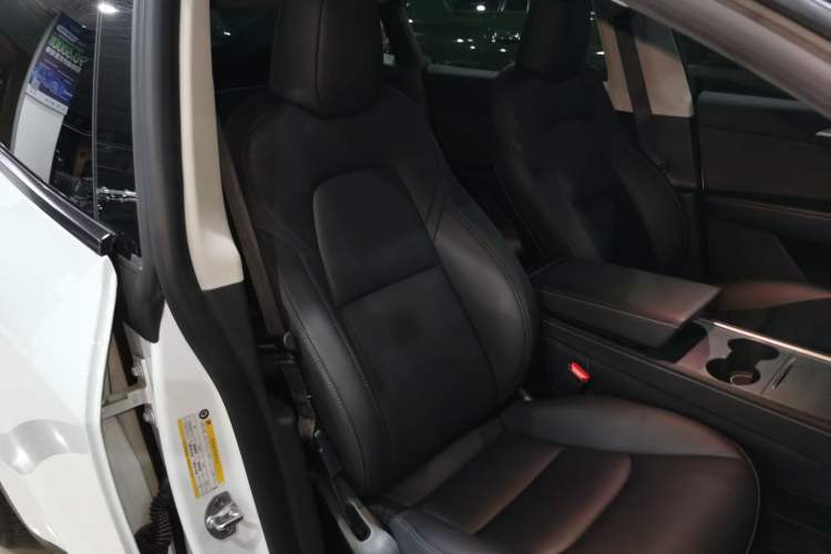 Used Tesla Model Y 2023 Long-Range All-Wheel-Drive Version
