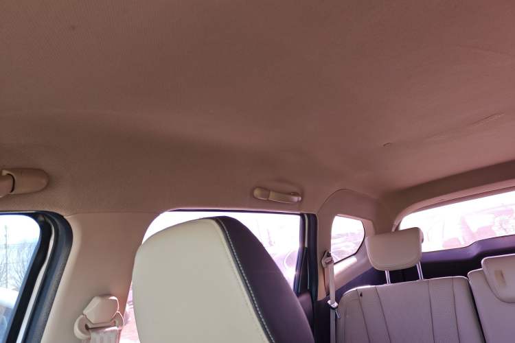 Used Baojun 310W 2017 1.5L Manual Fashion Model China V
