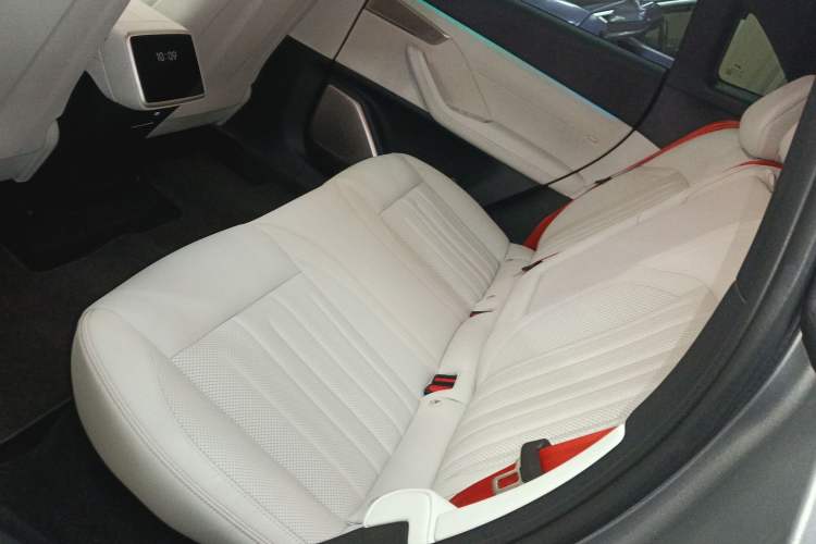 Used ONVO L60 2024 60 kWh Rear-Drive Version