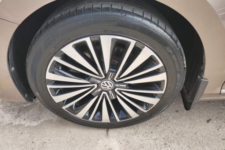 Used Volkswagen Passat 2020 330TSI Luxury Edition China VI
