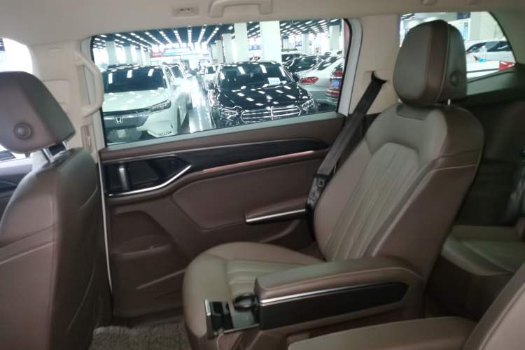 Used Volkswagen Viloran 2024 330TSI Luxury Edition
