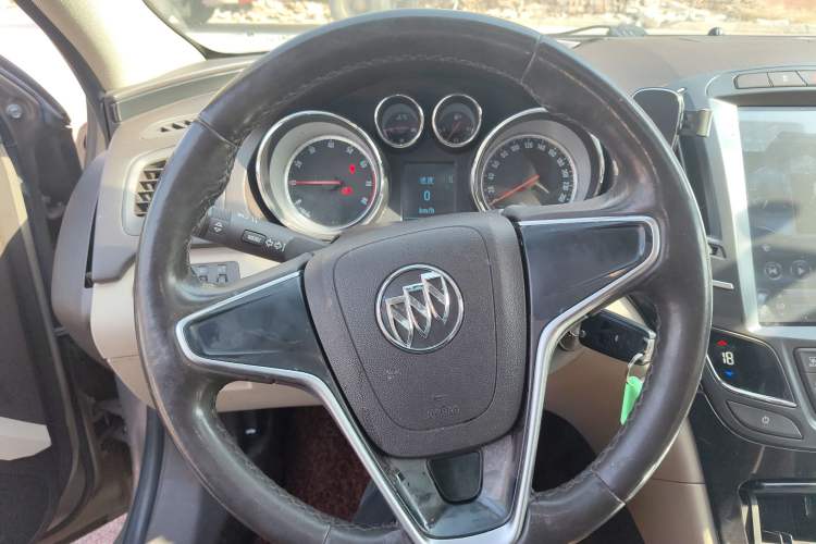 Used Buick Regal 2015 2.0L Leading Fashion Edition
