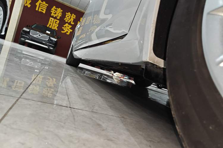 Used Jaguar XFL 2020 XFL 2.0T P200 Two-Wheel-Drive Windflower Edition
