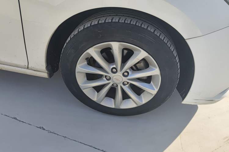 Used Chevrolet Cruze 2017 1.5L Automatic Pioneer Sunroof Edition
