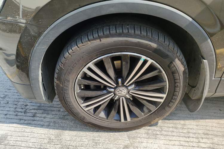 Used Volkswagen Tiguan L 2017 380TSI Automatic All-Wheel-Drive Luxury Edition
