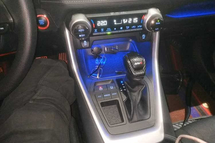 Used Toyota RAV4 2022 2.0L CVT Two-Wheel Drive Fashion Edition
