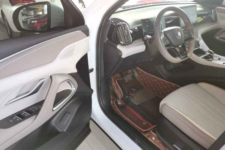 Used BYD Song Pro New Energy 2024 HONOR Edition DM-i 71KM Navigation Model
