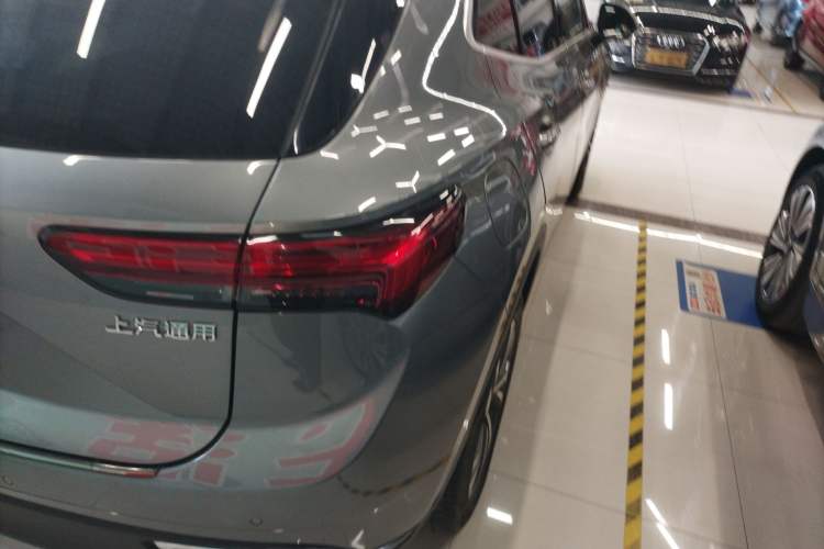 Used Buick Envision 2020 Encore S 652T Four-Wheel Drive Luxury Model
