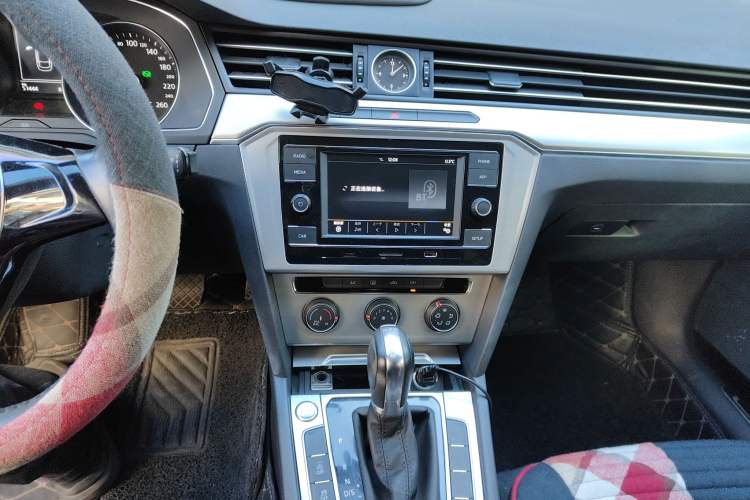 Used Volkswagen Magotan 2018 280TSI DSG Comfort Model