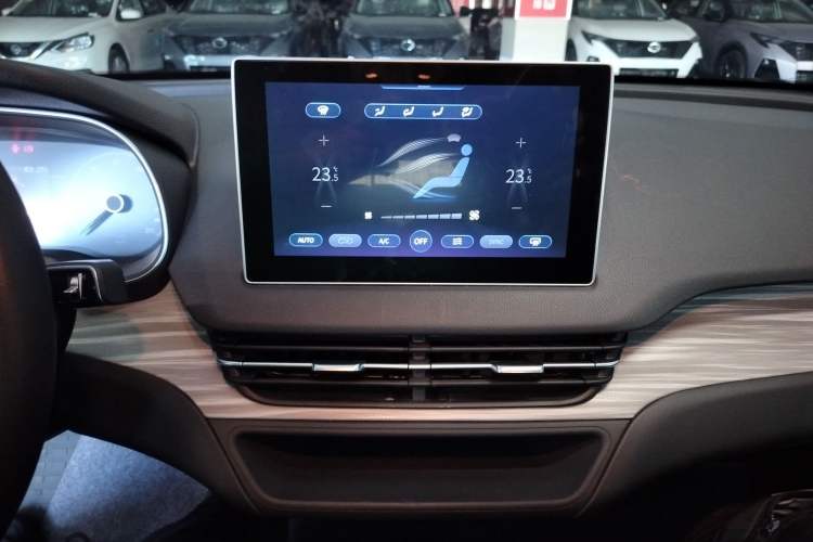 Used Hongqi E-QM5 2024 610 km PLUS