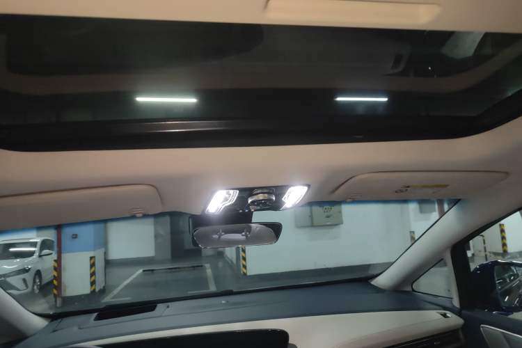 Used Buick Century 2023 2.0T Six-Seater Yinshi Edition
