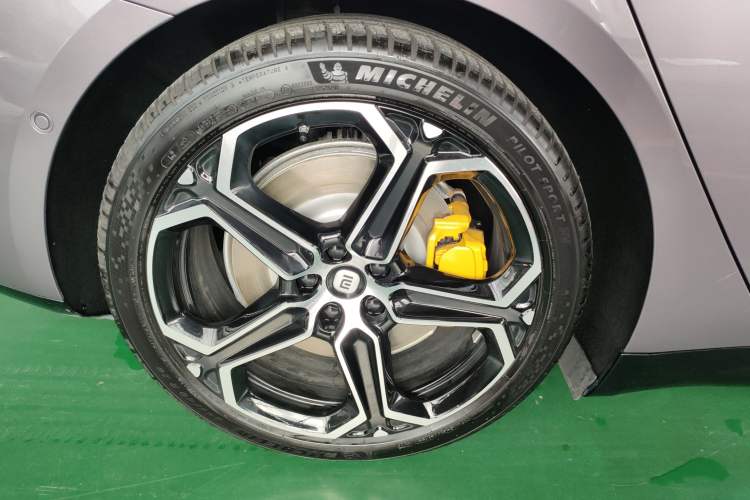 Used  SU7 2024 Rear-Drive Long-Range Intelligent Driving Version
