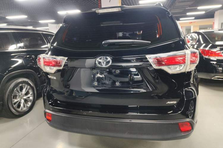 Used Toyota Highlander 2017 3.5L 4x4 Elite Edition 7-Seater
