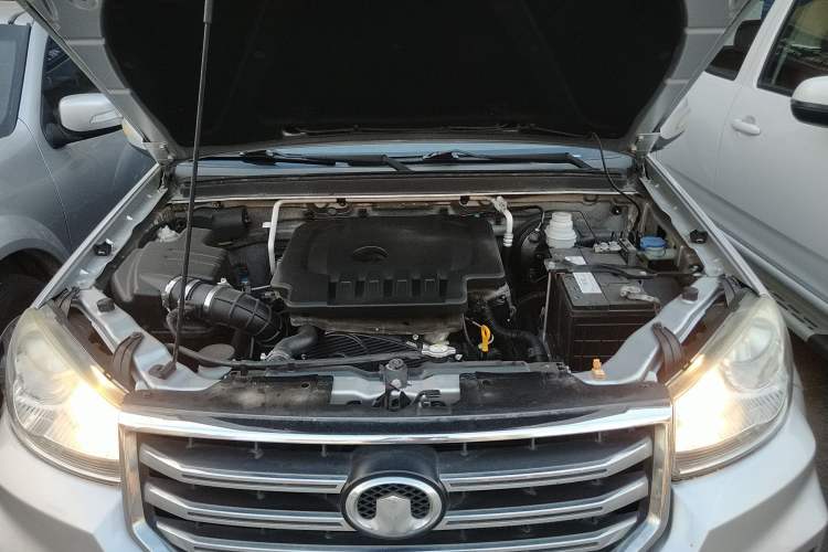 Used Great Wall Wingle 5 2017 2.0T European-spec Diesel Two-Wheel-Drive Entry-Level Big Double-Cab GW4D20D
