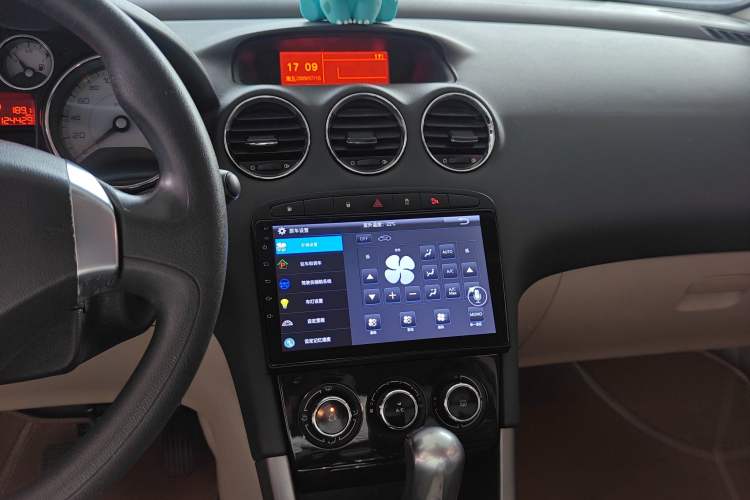 Used Peugeot 408 2013 2.0L Automatic Comfort Edition
