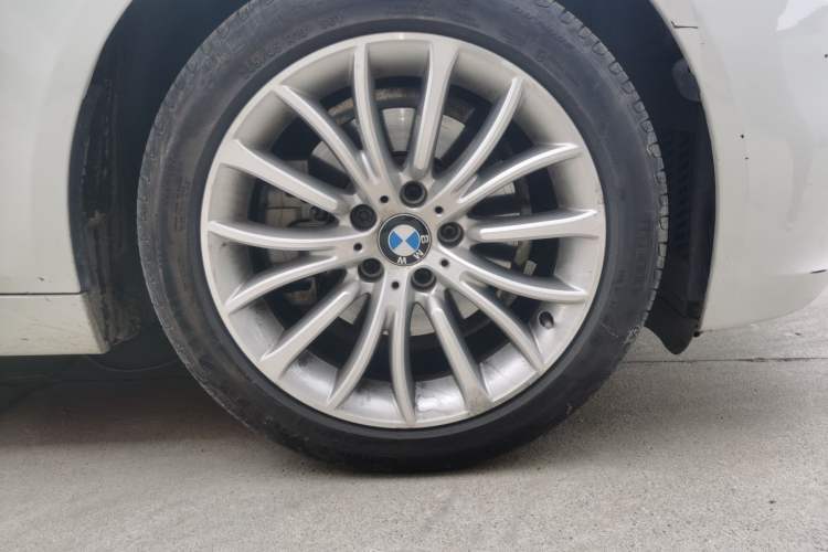 Used BMW 5 Series 2014 525Li Luxury Design Package
