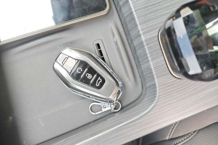 Used  Shanhai L9 2024 1.5TD 2DHT Max 7-Seater
