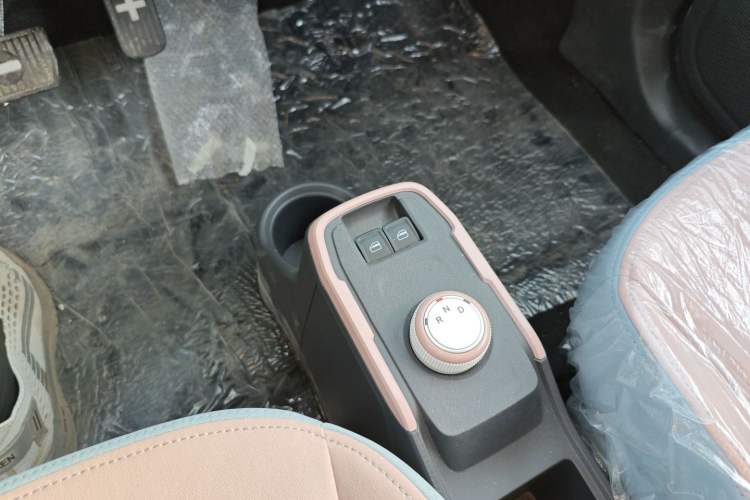 Used Chery QQ Ice Cream 2024 120km Milkshake
