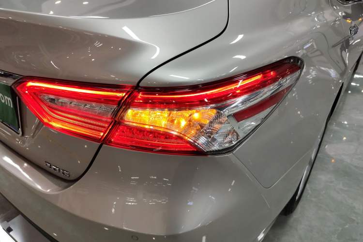 Used Toyota Camry 2021 2.0G Luxury Edition
