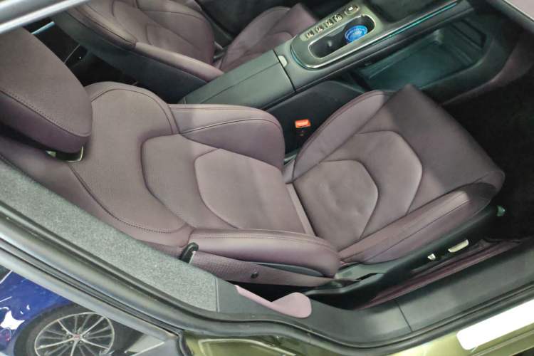 Used  SU7 2024 Rear-Drive Ultra-Long Range Advanced Pro-Level Intelligent Driving Version
