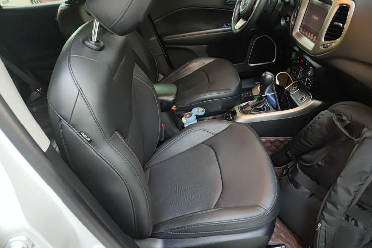 Used  Compass 2017 200T Automatic Family Edition
