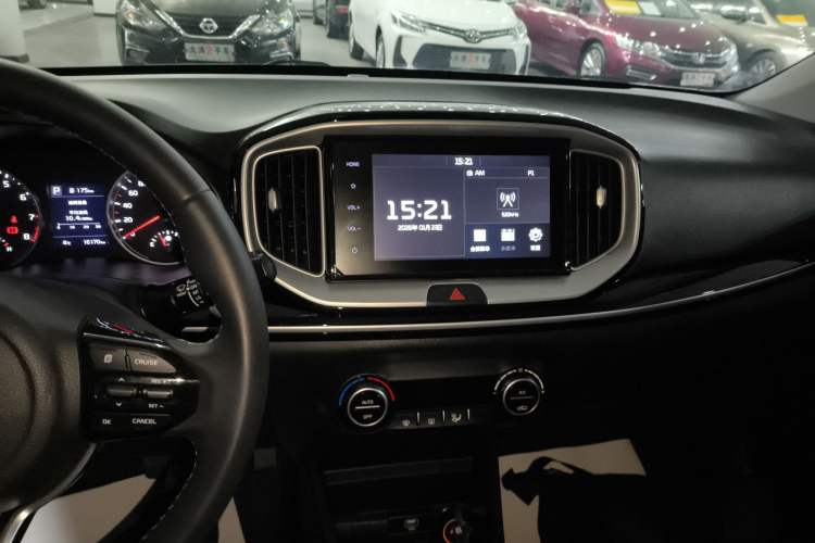 Used Kia kx1 Stonic 2021 1.4L CVT Sunroof Model
