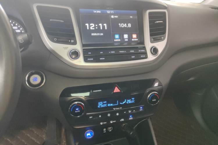 Used Hyundai Tucson 2018 1.6T Dual-Clutch Two-Wheel Drive 15th Anniversary Special Edition