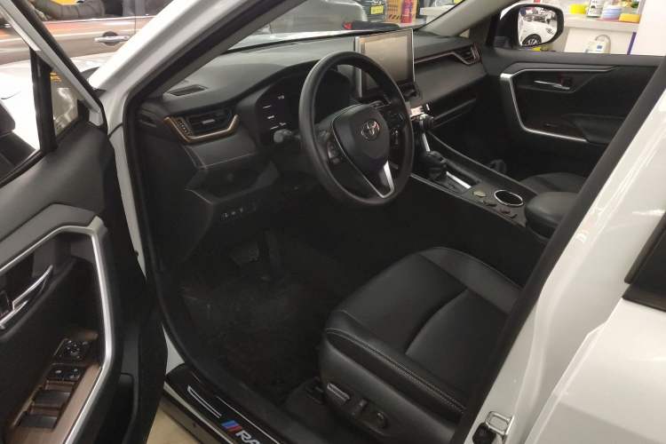 Used Toyota RAV4 2021 2.0L CVT Two-Wheel Drive Fashion Edition