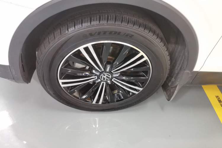 Used Volkswagen Tiguan L 2021 330TSI Automatic Two-Wheel Drive Smart Edition
