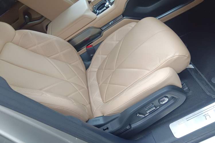 Used  Leopard 8 2025 Smart & Brave Flagship Edition 7 Seats