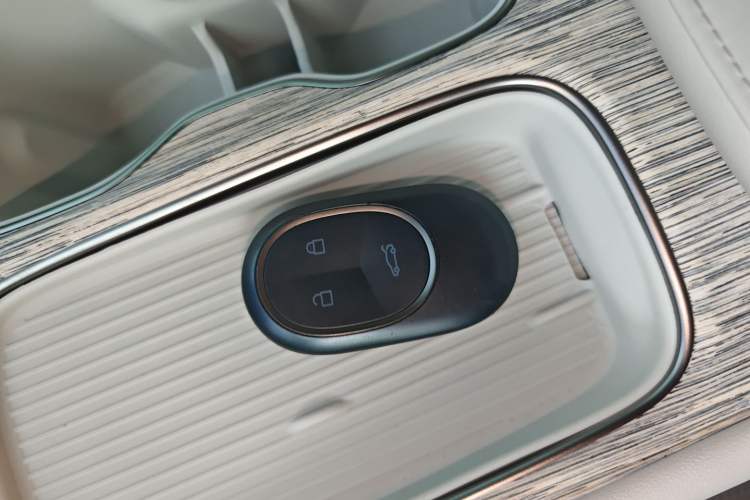 Used Nio ET7 2024 75 kWh Executive Edition
