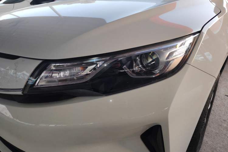 Used Livan Maple 60s 2024 Happiness Customized Full Vehicle—Taxi-Dedicated Version
